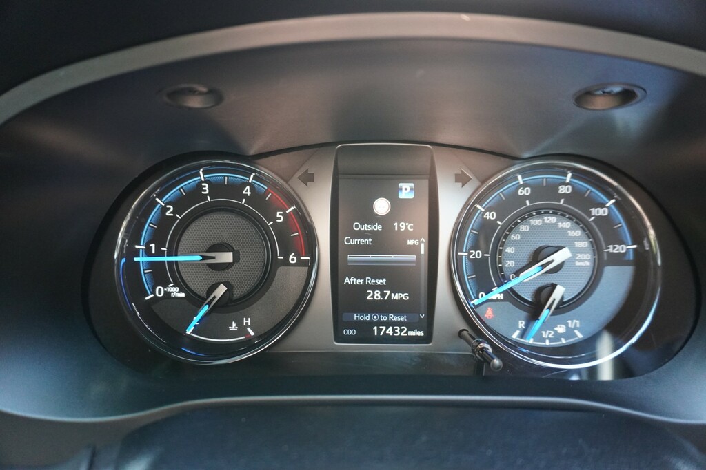 Toyota HILUX Active 4Wd D-4d Red #15