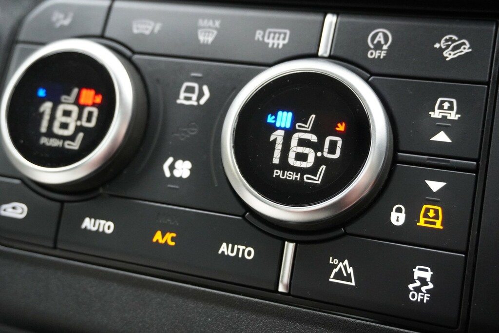 Land Rover Defender 130 3.0 D300 X-dynamic Hse 130 Silver #27