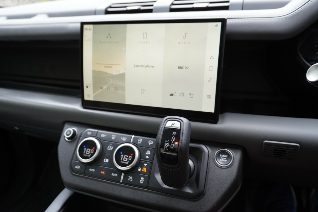 Land Rover Defender 130 3.0 D300 X-dynamic Hse 130 Silver #19