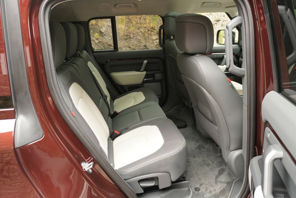Land Rover Defender 130 3.0 D300 X-dynamic Hse 130 Silver #7