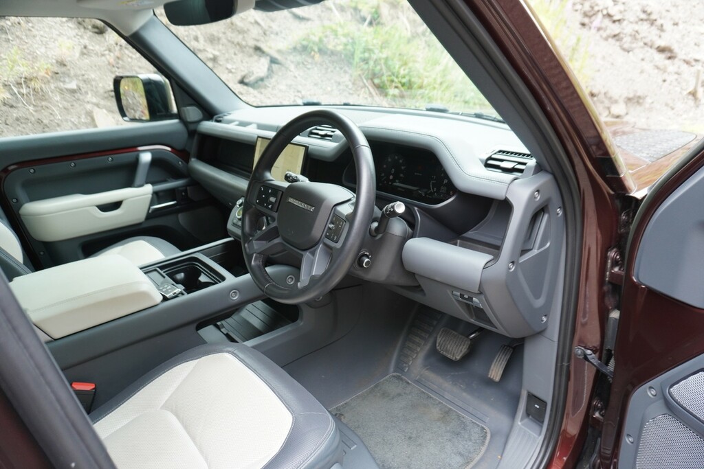 Land Rover Defender 130 3.0 D300 X-dynamic Hse 130 Silver #12