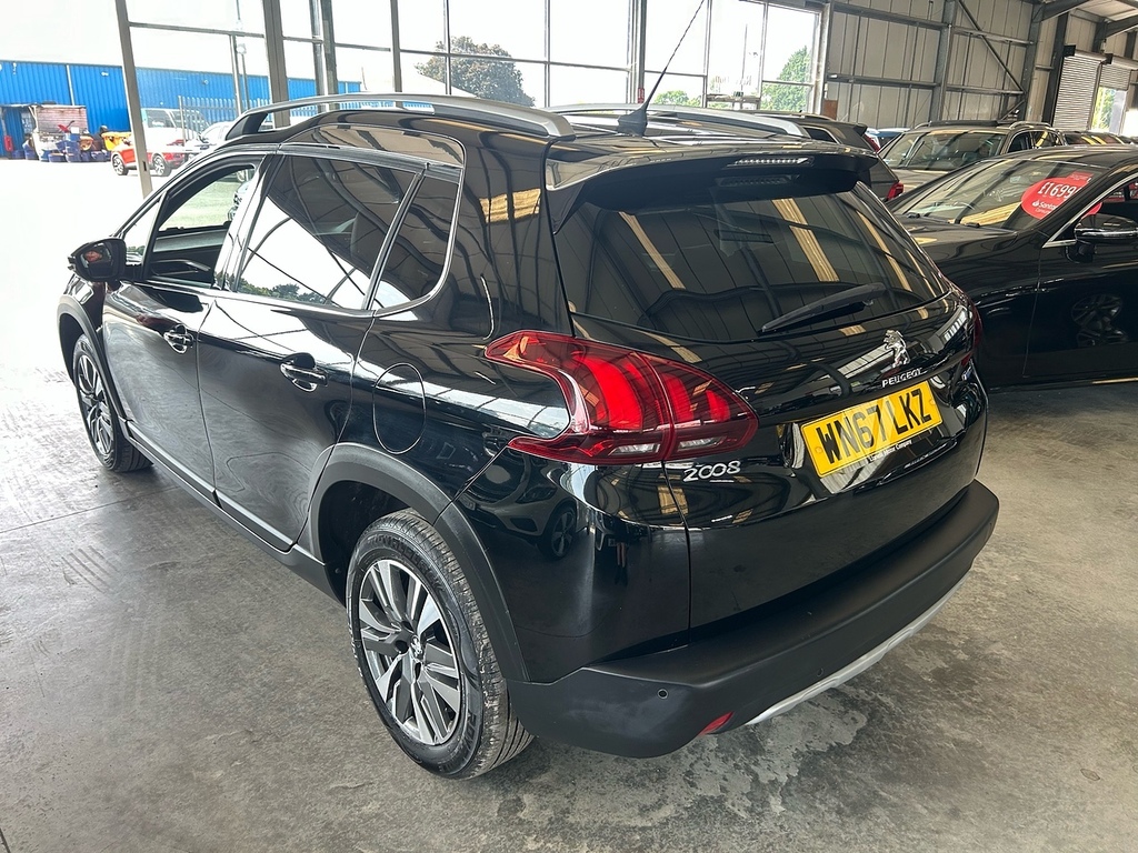 Peugeot 2008 Allure Black #5