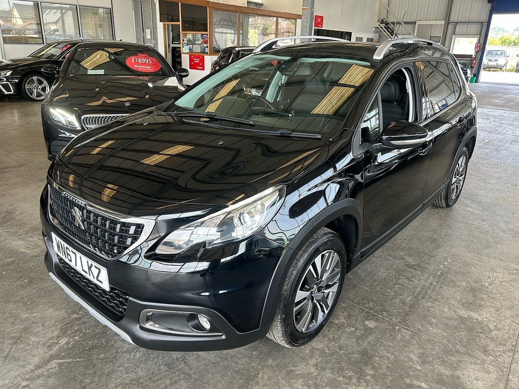 Peugeot 2008 Allure Black #2