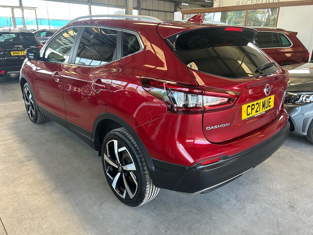 Nissan Qashqai Dig-t N-motion CP21MUE Red #5