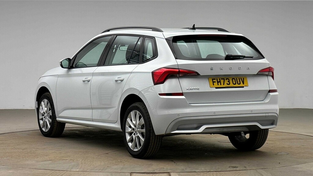 Skoda Kamiq Suv 1.0 Tsi Se 110 Dsg 202473 White #3