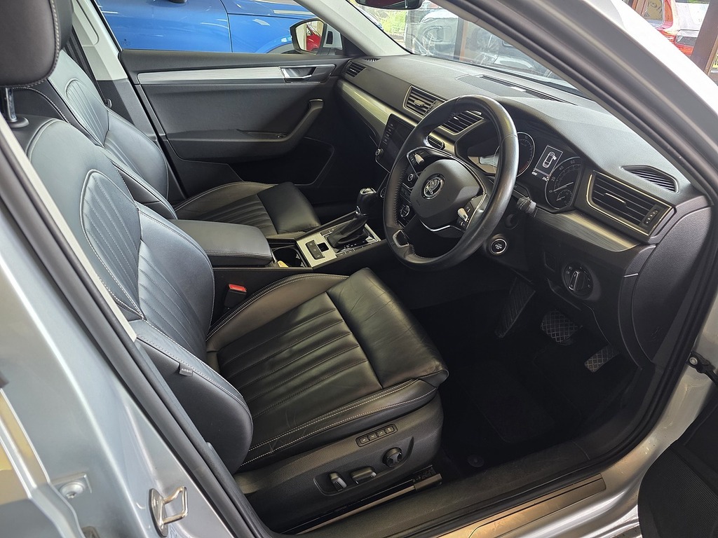 Skoda Superb Tdi Se Technology Silver #5
