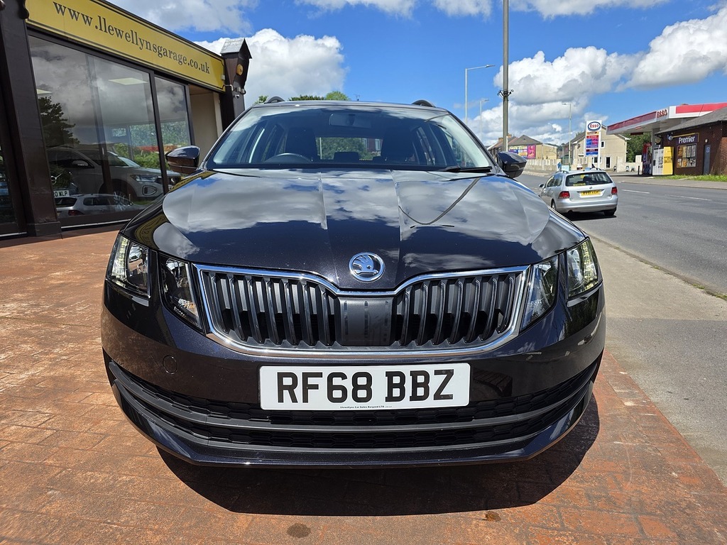 Skoda Octavia Tsi S Black #4