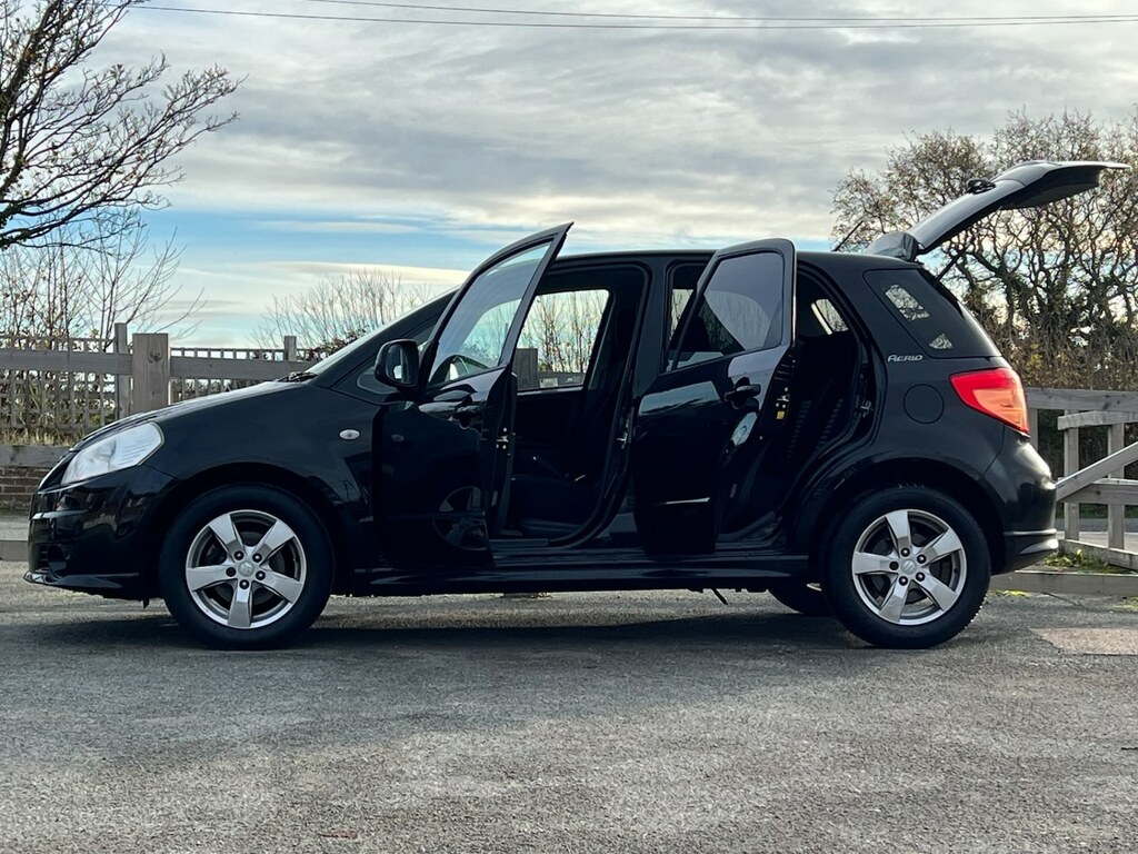 Suzuki SX4 1.6 Aerio Hpi Clear. Factory Black. New Mot Black #3