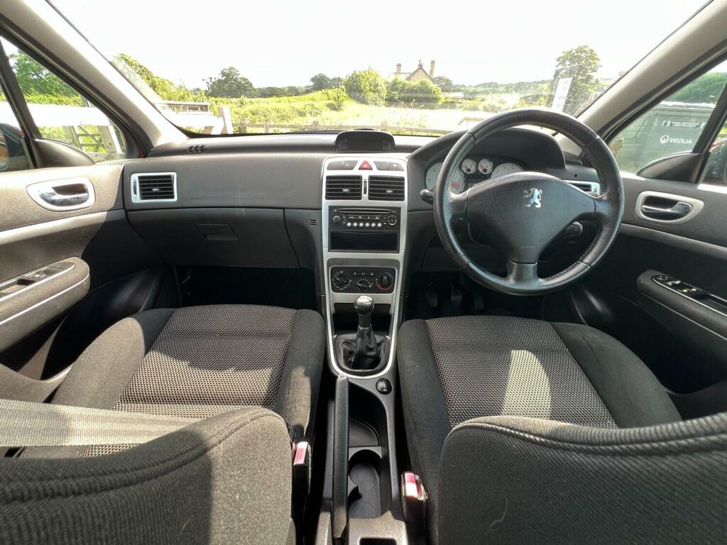 Peugeot 307 1.6 Hdi 90 S Hpi Clear Hdi Engine Red #3