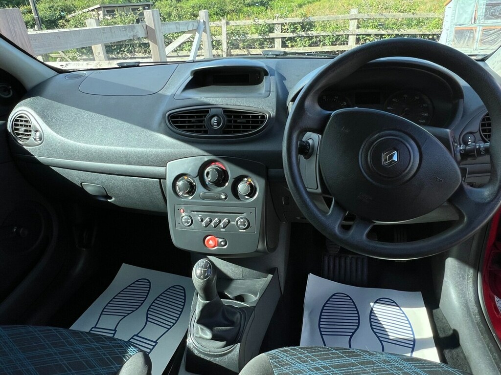Renault Clio 1.2 16V Freeway Super Low 60,000 Miles Full Mo Red #2