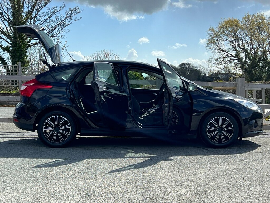 Ford Focus 1.6 Tdci 115 Edge Fabulous Low Mileage YT13LFB Black #4