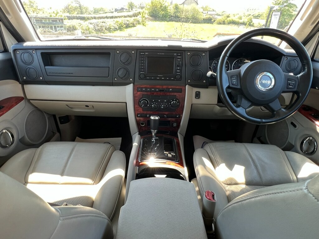 Jeep Commander 5.7 V8 Limited Hemi 5.7 Rare Model. 7 S Grey #3