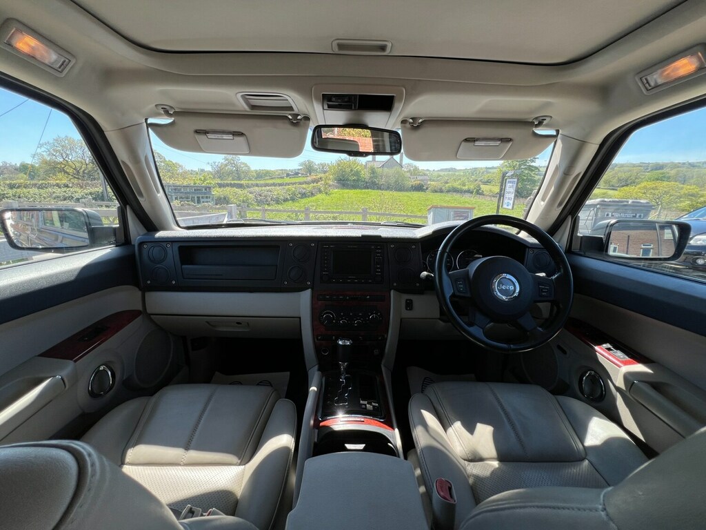 Jeep Commander Estate Grey #23
