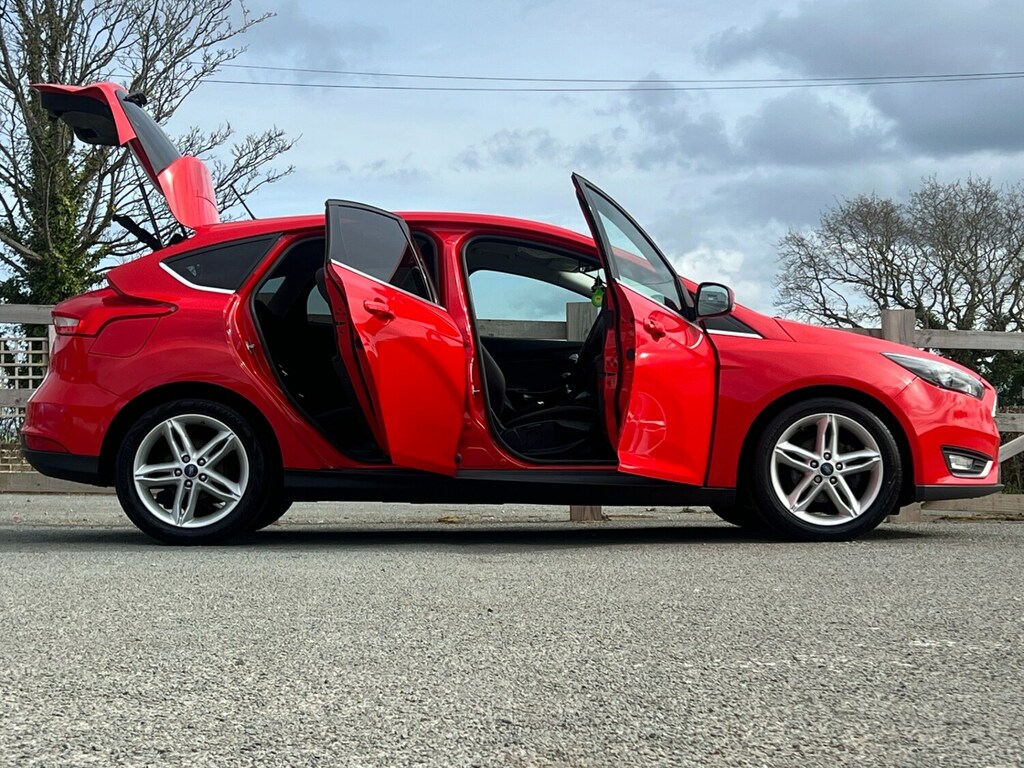 Ford Focus 1.0 Ecoboost 125 Titanium Bright Red , Top Spe ST18UMK Red #4
