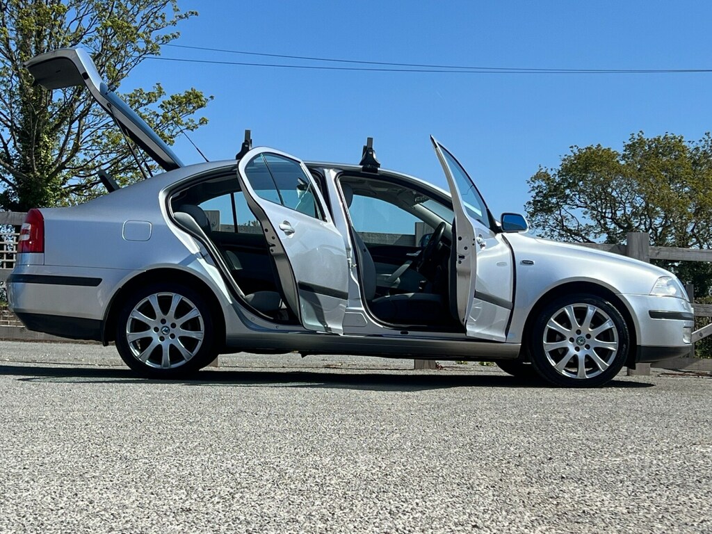 Skoda Octavia 2.0 Tdi Pd Laurin Klement Dsg Silver #6