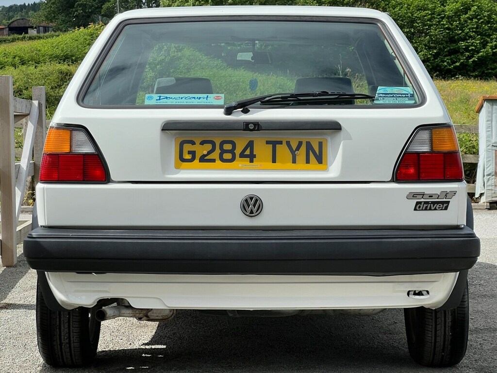 Volkswagen Golf 1.6Driver 5dr Red #10
