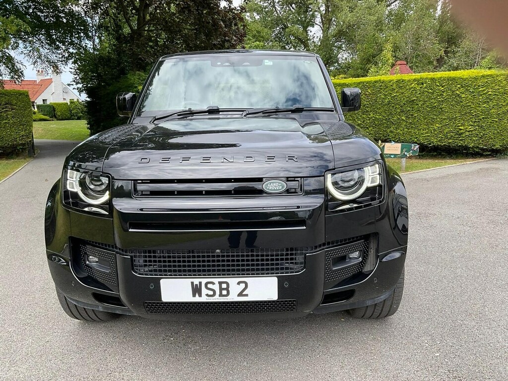 Land Rover Defender 3.0 D350 Hard Top X-dynamic Hse Black #4
