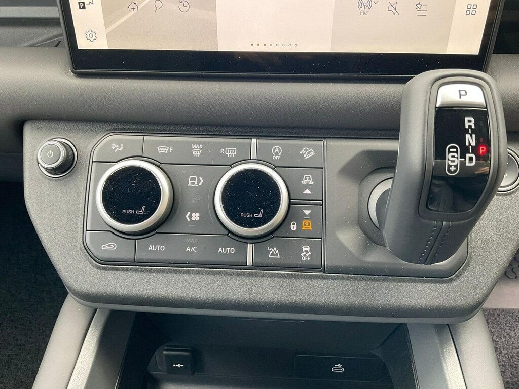 Land Rover Defender 3.0 D250 Mhev Black #15