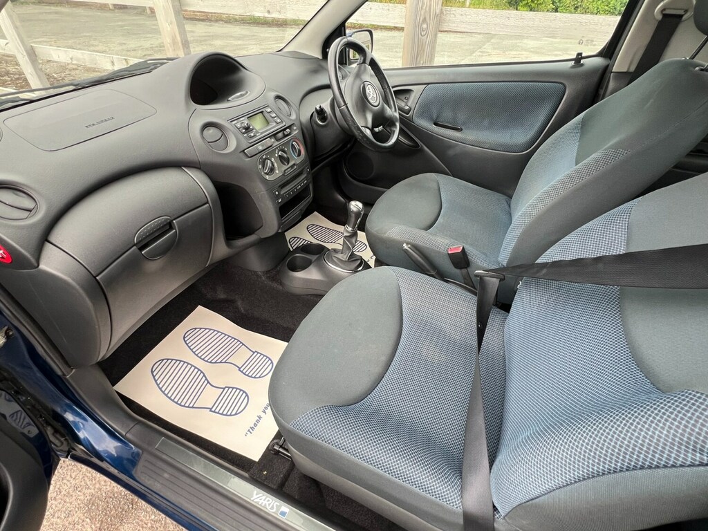 Toyota Yaris  Silver #12