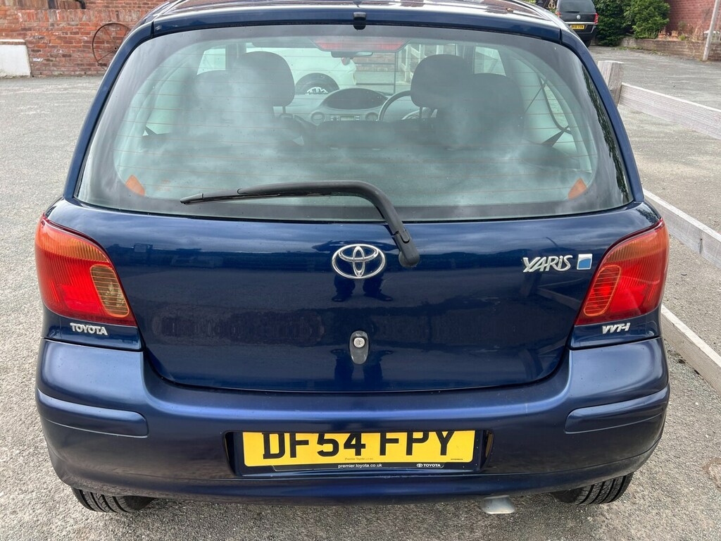 Toyota Yaris  Silver #10