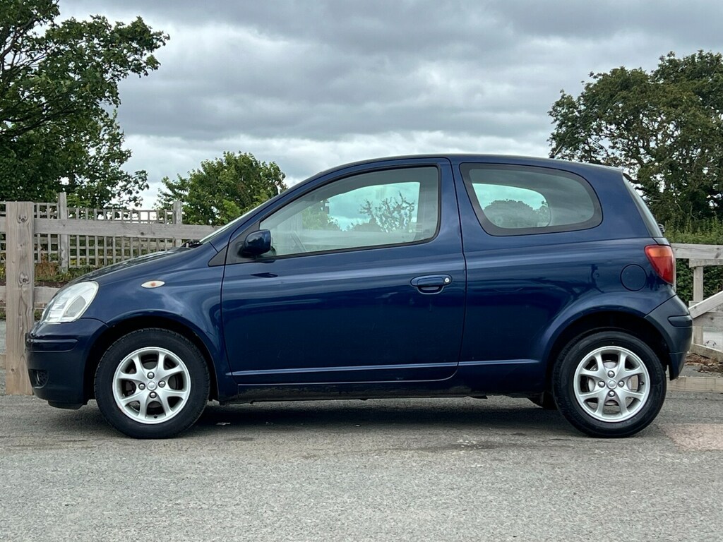 Toyota Yaris  Silver #5