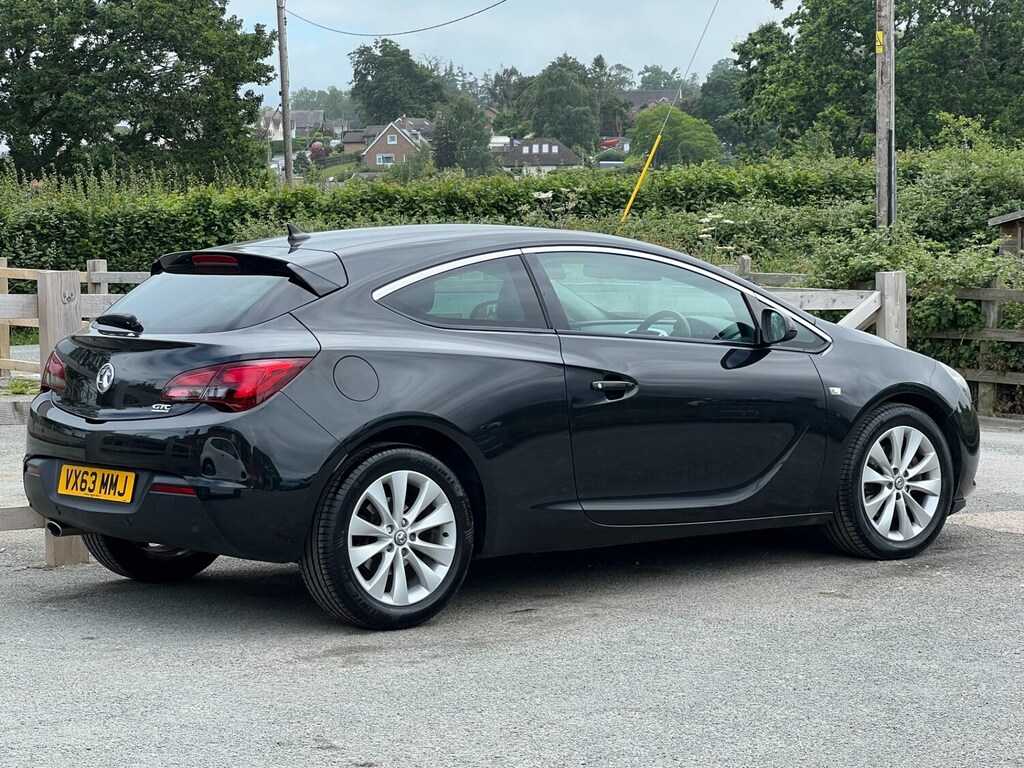 Vauxhall Astra GTC 2.0 Cdti 16V Sri Black #6