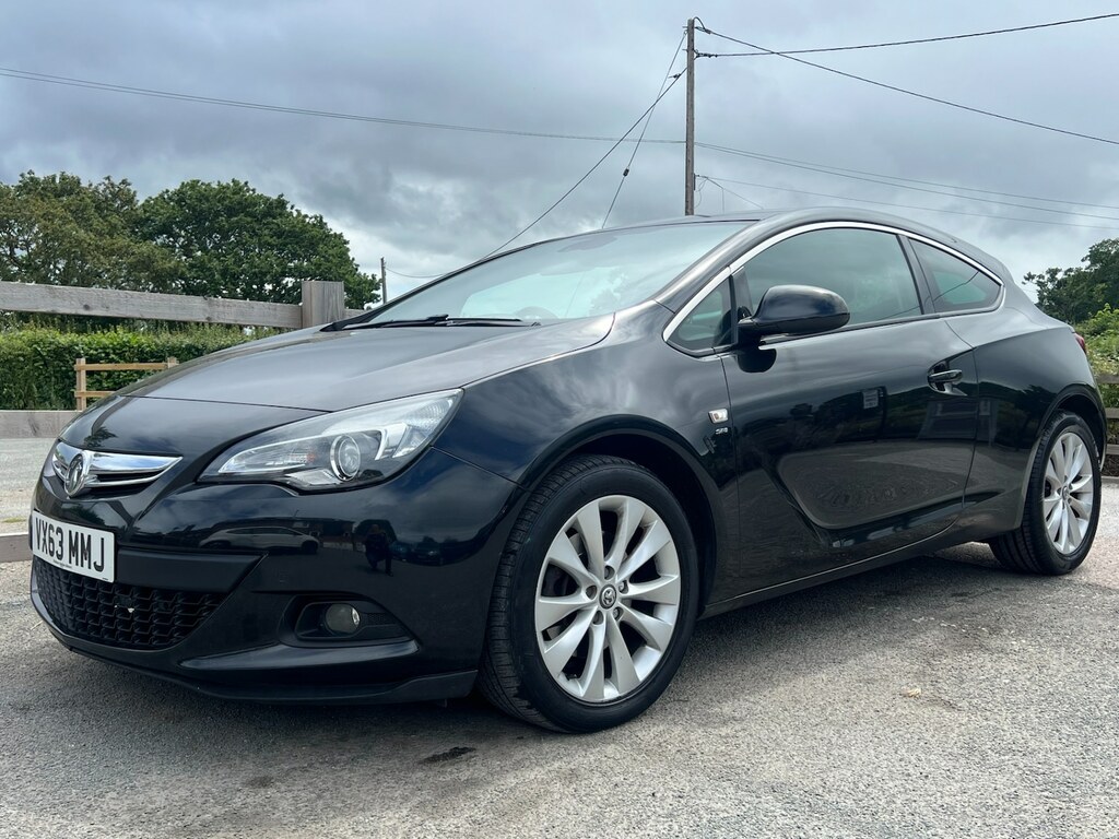 Vauxhall Astra GTC 2.0 Cdti 16V Sri Black #3