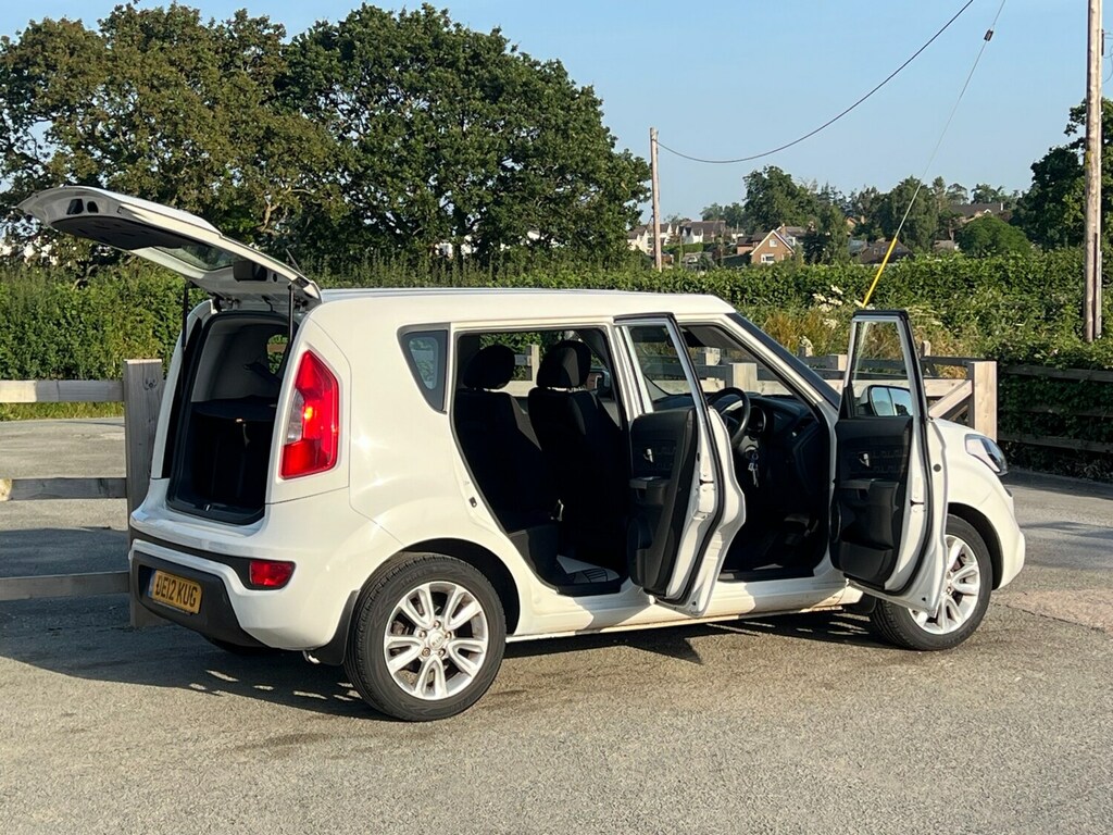 Kia Soul 1.6 Crdi 2 White #4