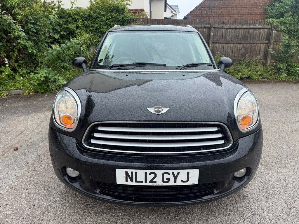 Mini Countryman 1.6 Cooper Hatchback Black #2