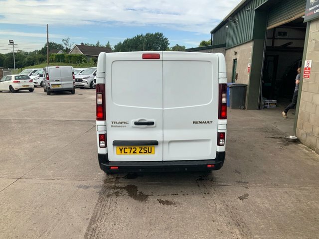Renault Trafic 2.0 Dci Blue Ll30 YC72ZSU White #2