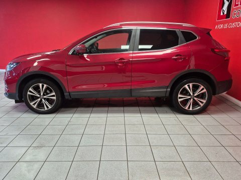 Nissan Qashqai 1.2 Qashqai N-connecta NG17NWM Red #2