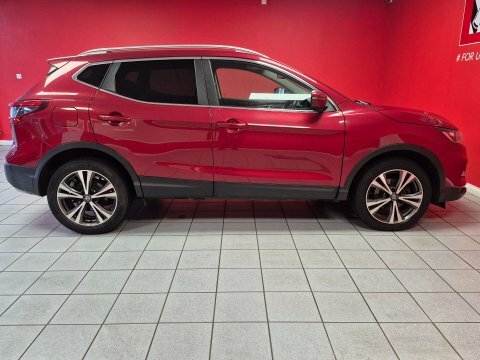 Nissan Qashqai 1.2 Qashqai N-connecta NG17NWM Red #4