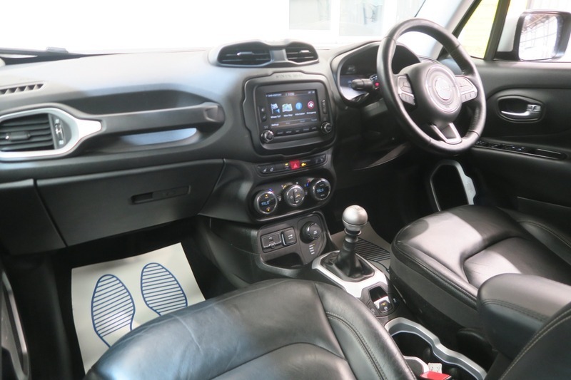 Jeep Renegade Estate Black #23