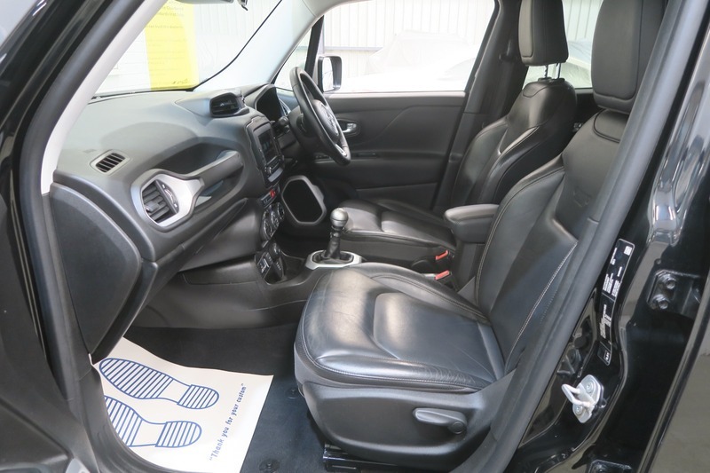 Jeep Renegade Estate Black #24