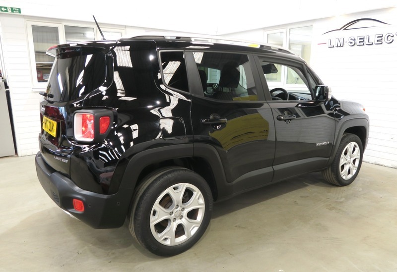 Jeep Renegade Estate Black #18
