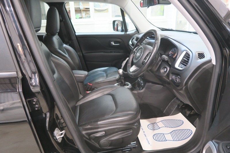 Jeep Renegade Estate Black #19