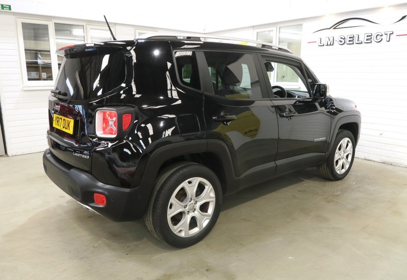Jeep Renegade Estate Black #17