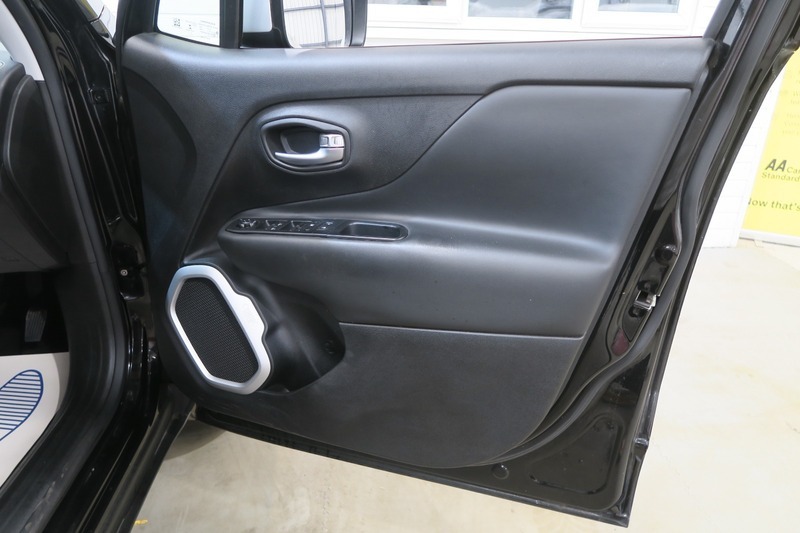 Jeep Renegade Estate Black #32