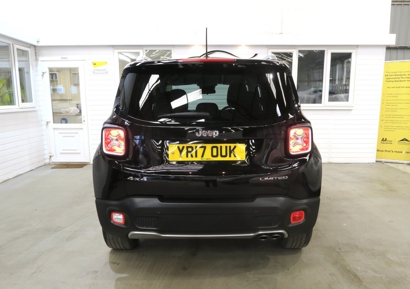 Jeep Renegade Estate Black #12
