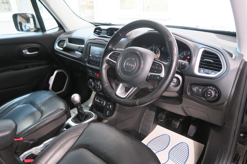 Jeep Renegade Estate Black #21