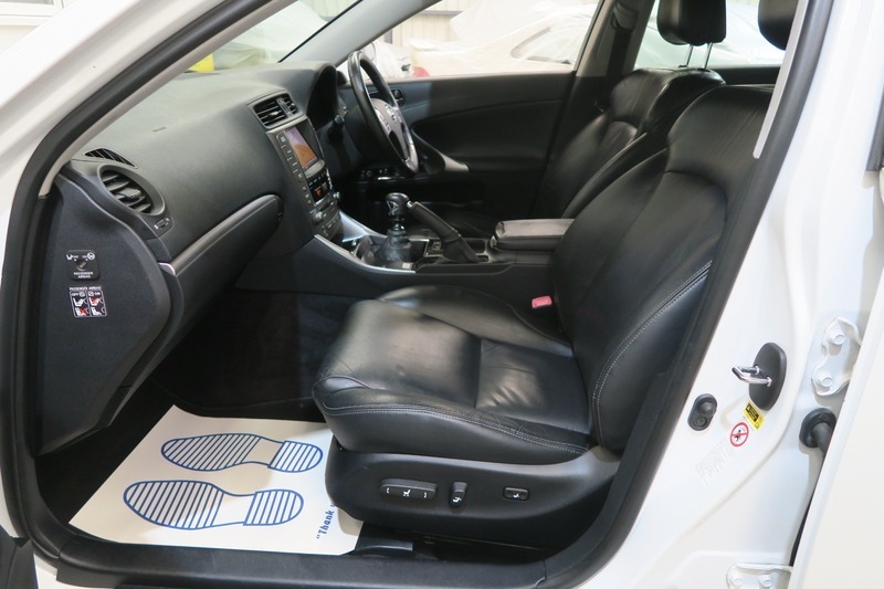 Lexus IS 2.5 250 V6 Advance Euro 5 Black #24