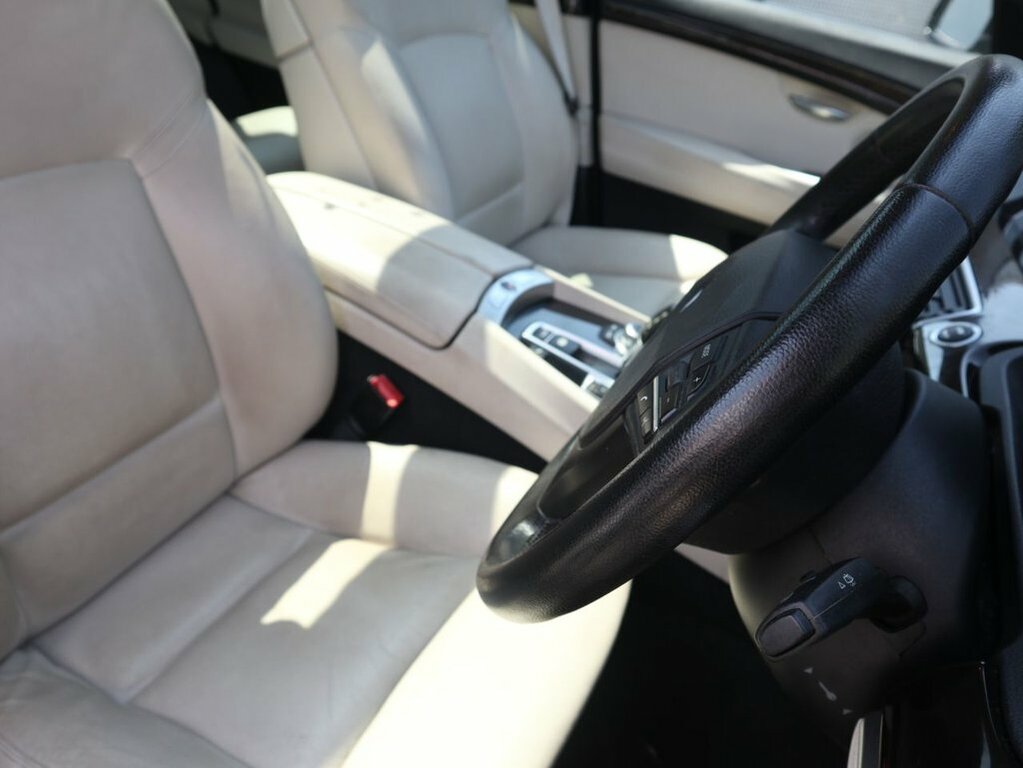 BMW 5 Series Gran Turismo 3.0 Se Silver #13