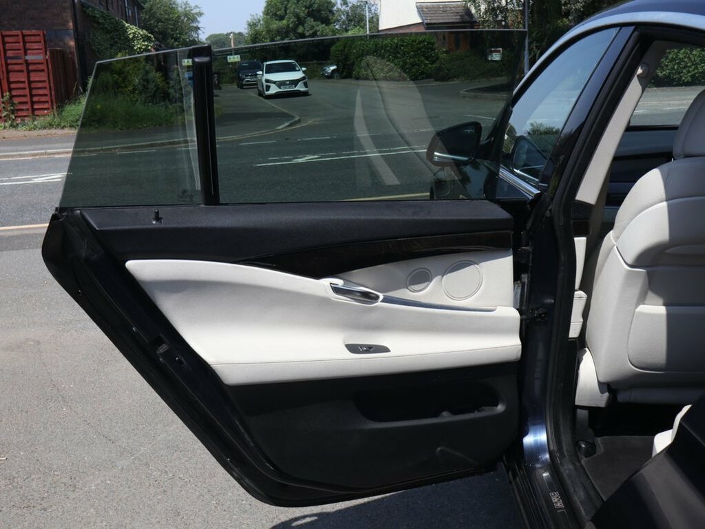 BMW 5 Series Gran Turismo 3.0 Se Silver #31