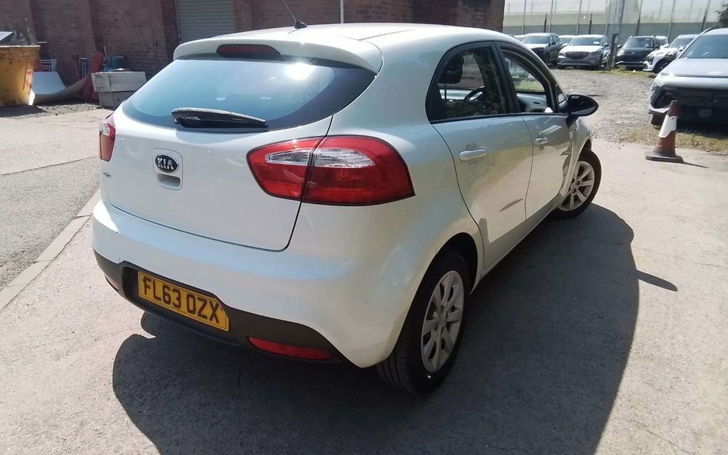 Kia RIO 1.3L 1 White #5