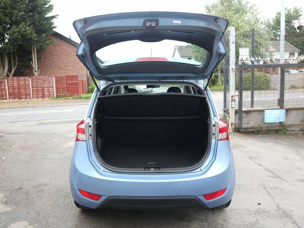 Hyundai Ix20 Style White #20