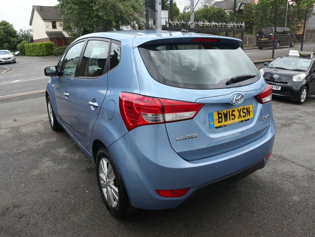 Hyundai Ix20 Style White #17