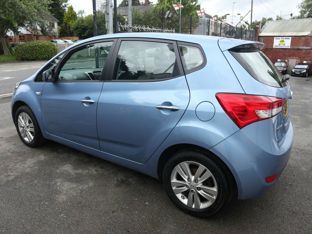 Hyundai Ix20 Style White #16