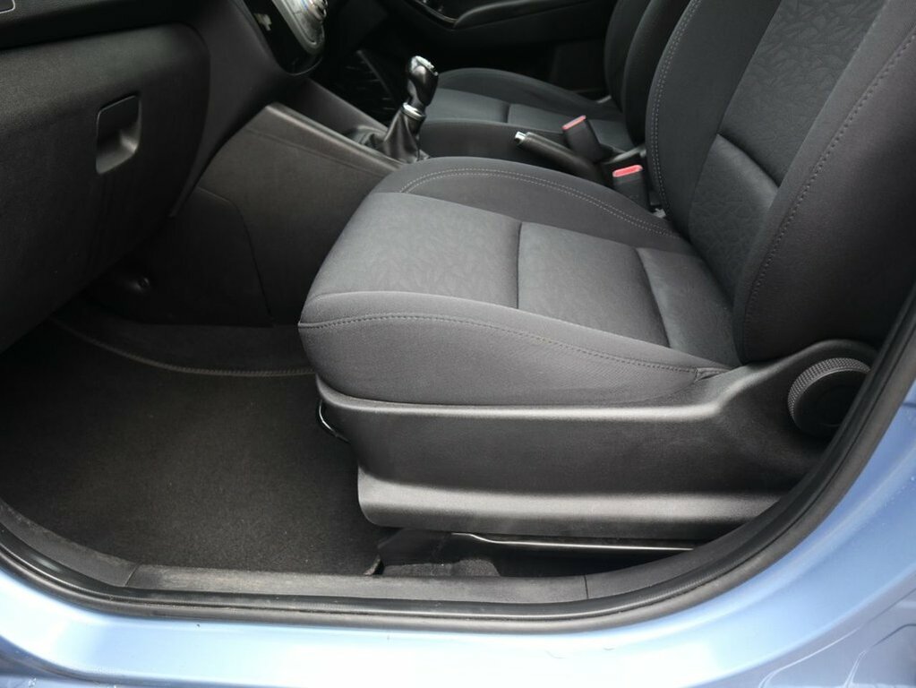 Hyundai Ix20 Style White #33