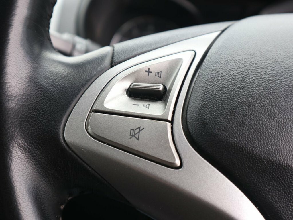 Hyundai Ix20 Style White #41