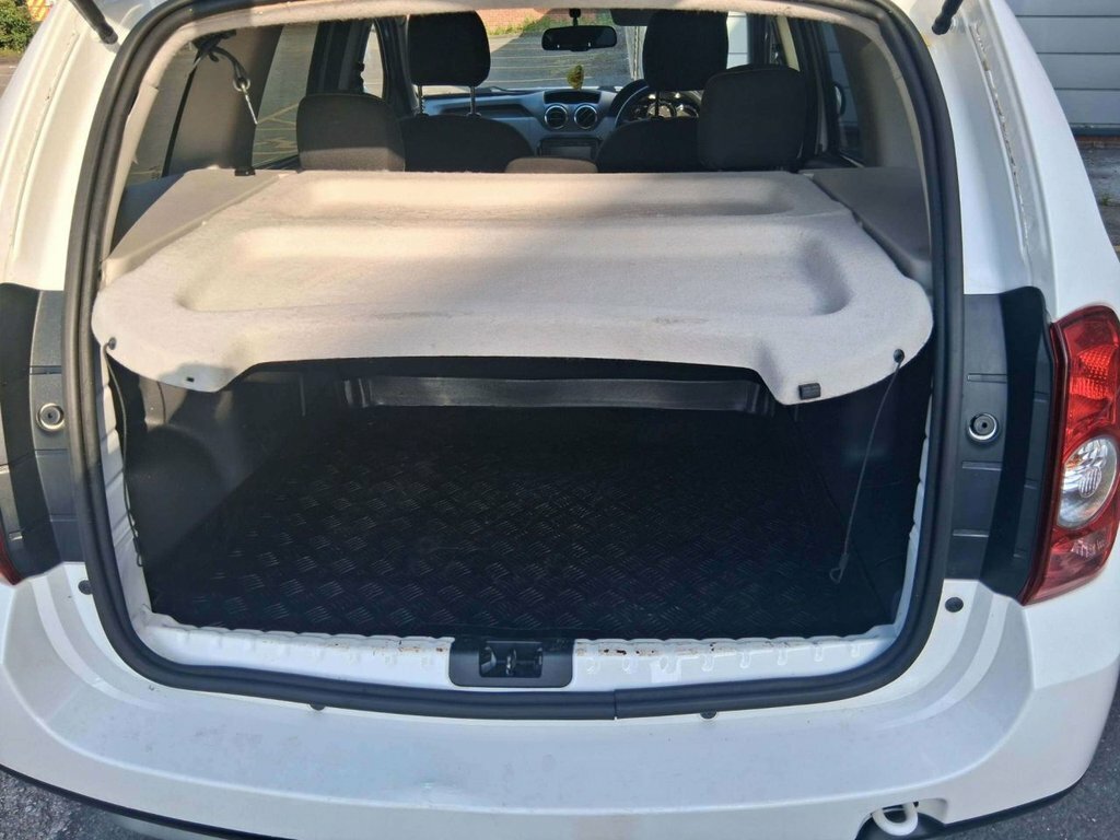 Dacia Duster 1.5L Laureate White #4